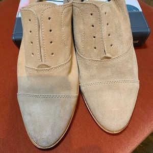 Dolce Vita Suede Oxford Slide-on